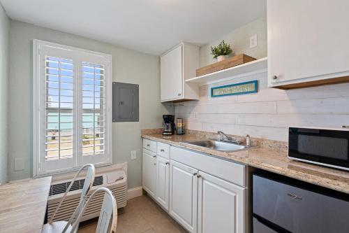 Beachview Unit 321 near Pink Pony Pub