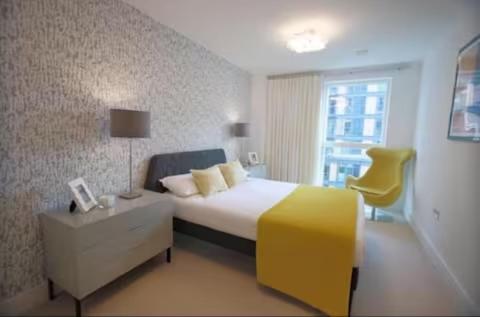 Modern Stylish Double Bedroom in Canary Wharf, Londra