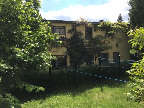 Zunanjost, Friedland in Rudolf-Renner-Strasse
