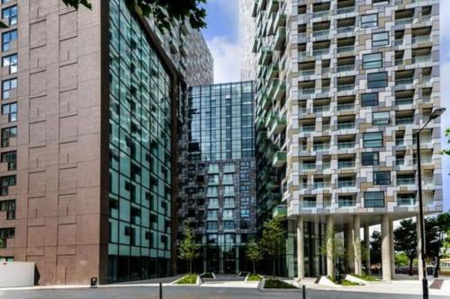 Modern Stylish Double Bedroom in Canary Wharf, Londyn (zdjęcie 3)