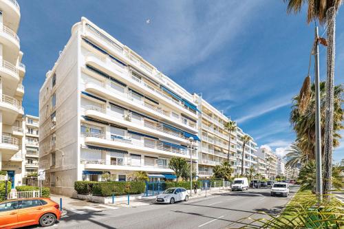 Promenade des Anglais 2 Bdr Large Terrace