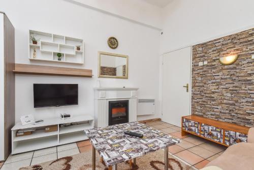 Historical Lion's Bridge 1-Bedroom Apartment by Flat Mаnager, Sofia (Foto 6)