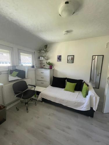 Room near fair, Zimmer neben der Messe, Frankfurt/Main (photo 2)