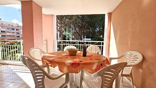 Balcony/terrace, T3 dans une residence de vacances near Bungalow Kafe