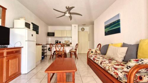 Shared lounge/TV area, T3 dans une residence de vacances near Bungalow Kafe