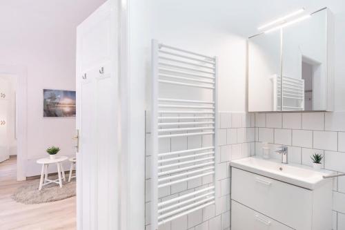 Apartment image 8