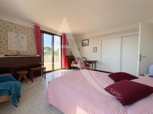 Three-Bedroom Villa image 2