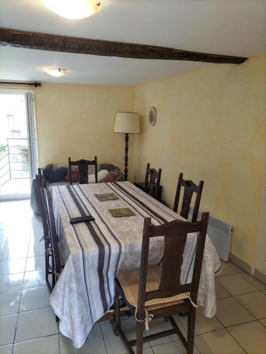 Iekārtas, Charmante Maison de village en montagne avec jardin in Sahorre