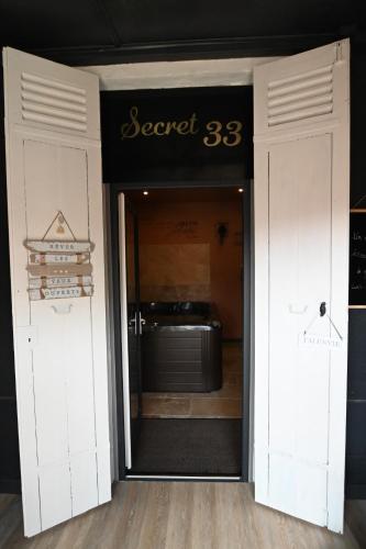SECRET33 – Floirac, FL