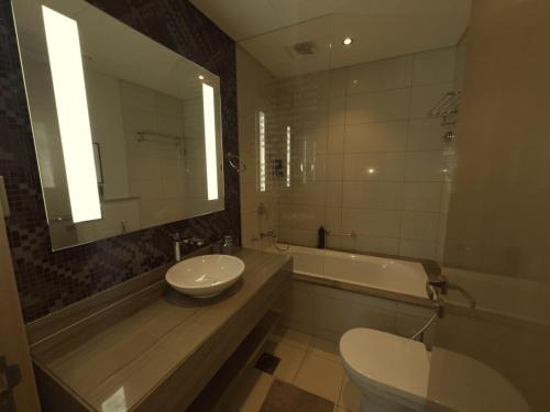 NEW! HollywoodDXB Burj Khalifa View - 6Min To Dubai Mall, Dubaï (photo 10)