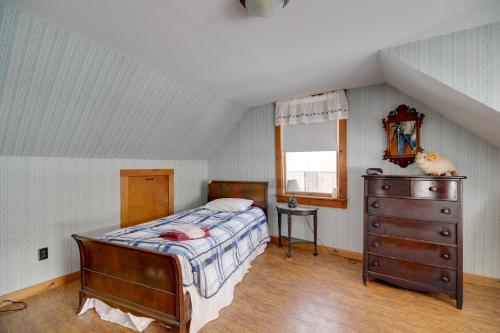Chester Farmhouse on 100 Acres 15 Min to Okemo! - image 4