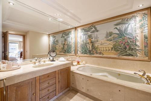 REF 823 - Cannes Center - Duplex apartment for rent - image 2