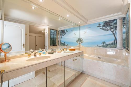REF 823 - Cannes Center - Duplex apartment for rent - image 5