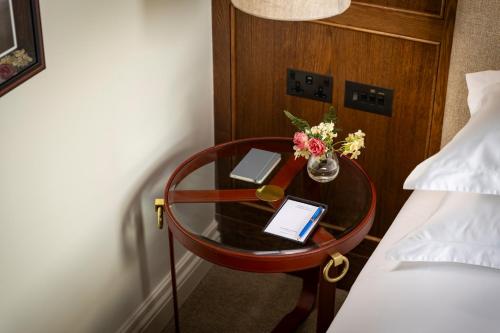Best Western Scores Hotel Room Type - Signature Double Room