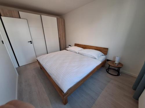 One-Bedroom Apartment image 2