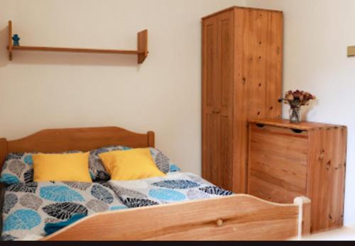 1 queen bed
