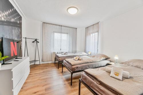 睡床, DZ01 Große Wohnung für Monteure und Teams (DZ01 Große Wohnung fur Monteure und Teams) in 迪欽根