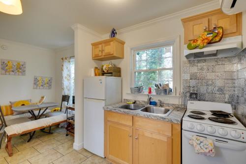 2 Mi to South Boston Speedway Cozy Tiny Home!