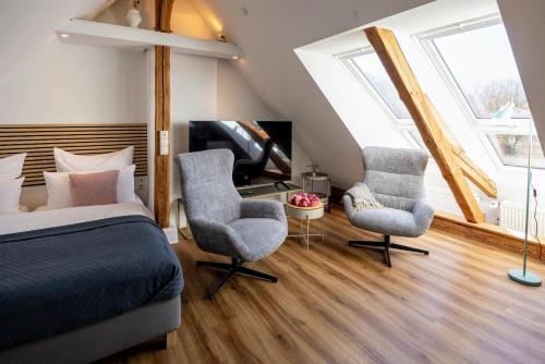 have-a-nice-Stay - helles Dachgeschoss, U-Bahn nach Hamburg 400m - Bäcker & Restaurants 500m - Lidl 800m - Zentrum 1,5km have-a-nice-Stay - helles Dachgeschoss, U-Bahn nach Hamburg 400m - Bäcker & Restaurants 500m - Lidl 800m - Zentrum 1,5km