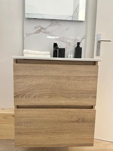 Studio MBS 1 - Cosy, Tram, Wifi, Parking, Equipe near Pharmacie du mas de Tesse