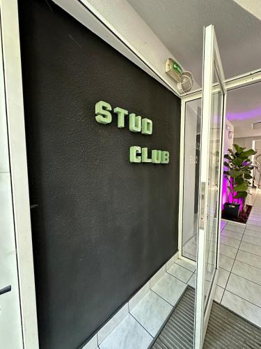 Studio MBS 1 - Cosy, Tram, Wifi, Parking, Equipe near Pharmacie du mas de Tesse