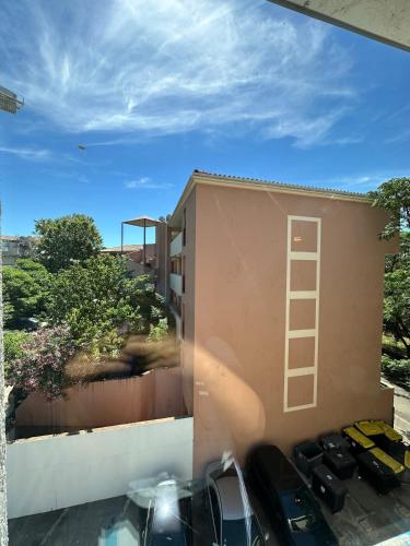 Studio MBS 1 - Cosy, Tram, Wifi, Parking, Equipe near Pharmacie du mas de Tesse