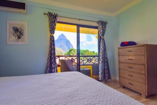 Piton View Apartment With Jeep Rental - GREAT COMBO DEAL- Explore St Lucia in โซเฟรียร์