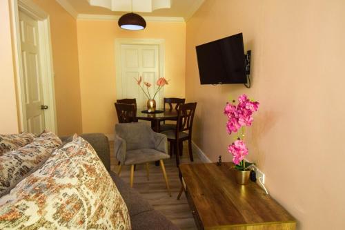 Piton View Apartment With Jeep Rental - GREAT COMBO DEAL- Explore St Lucia in โซเฟรียร์