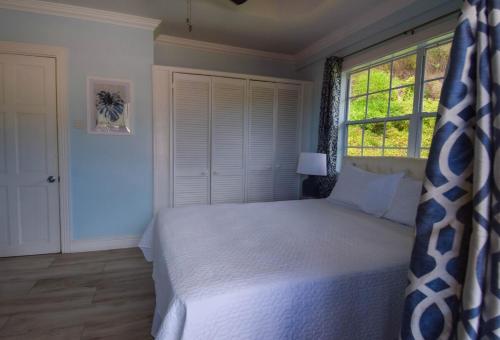 Piton View Apartment With Jeep Rental - GREAT COMBO DEAL- Explore St Lucia in โซเฟรียร์