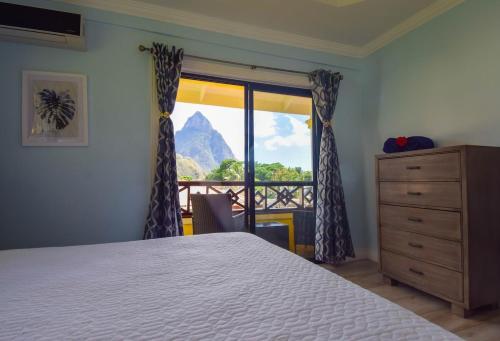 Piton View Apartment With Jeep Rental - GREAT COMBO DEAL- Explore St Lucia in โซเฟรียร์