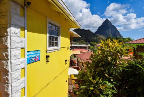 Piton View Apartment With Jeep Rental - GREAT COMBO DEAL- Explore St Lucia in โซเฟรียร์