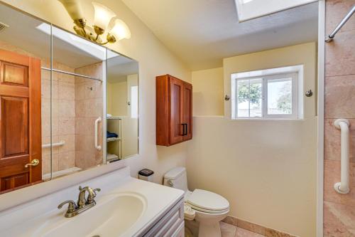 6 Blocks to SJSU Cozy Bungalow with Deck and Koi Pond 6 Blocks to SJSU Cozy Bungalow with Deck and Koi Pond