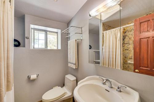 6 Blocks to SJSU Cozy Bungalow with Deck and Koi Pond 6 Blocks to SJSU Cozy Bungalow with Deck and Koi Pond