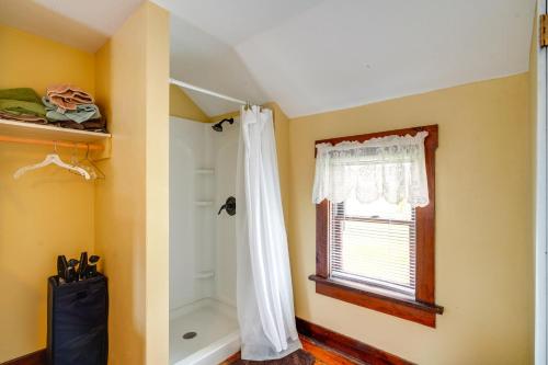 Spacious Owensville Getaway with Winery On-Site!