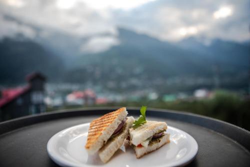 Manali Crest in Prini