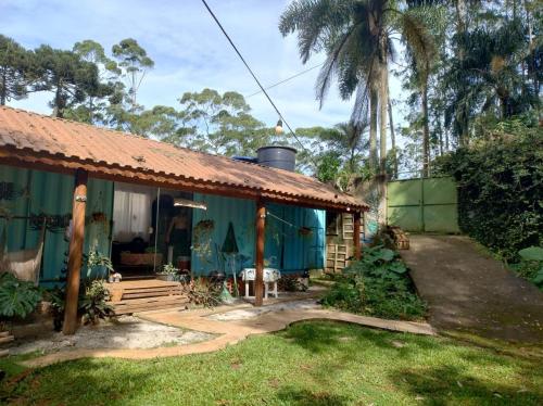 Casa Container na mata atlantica in Parelheiros