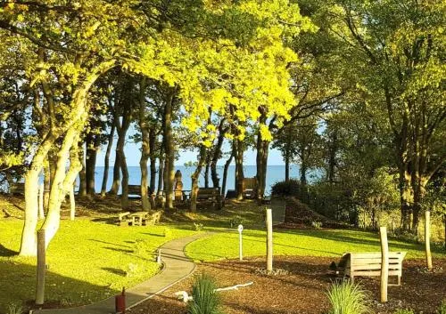 Traumhaftes Appartement in exklusiver Lage - Odins Blick Wohnung 16 - Privatstrand, Gartenanlage, Sauna in Lobbe, Deutschland