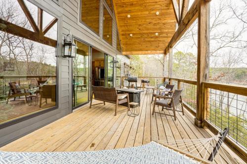 Lake Views and Golf Access at Secluded Drasco Lodge