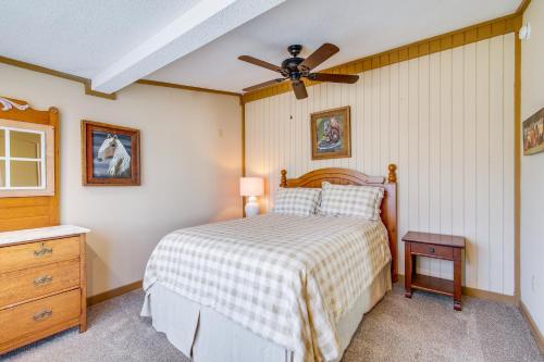 Cabin Less Than Half-Mi to Tunica Lake Great for Anglers! Cabin Less Than Half-Mi to Tunica Lake Great for Anglers!