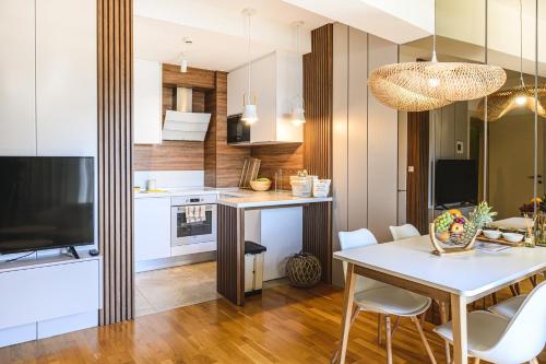 Harmonia Budva 1 in Zavala