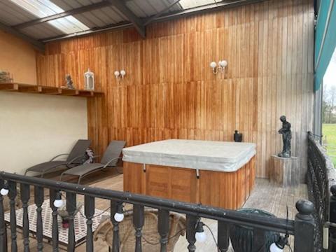 Pezsgőfürdő, Domaine de la Belliere in Villars-les-Dombes