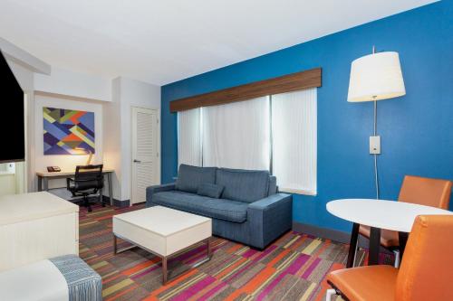 Holiday Inn Express-International Drive an IHG Hotel - image 14