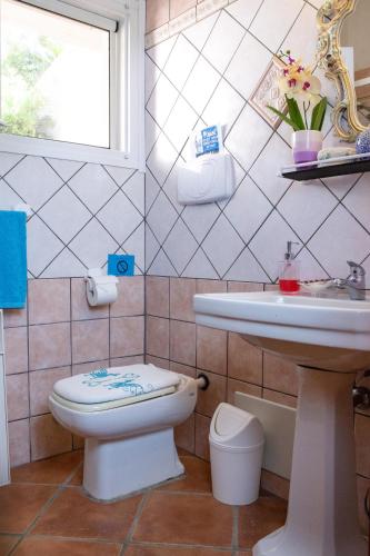 Baia Verde - Seaside Peaceful Luxury Villa with Garden in Sardinia - 300 mt beach&sea - relax, privacy & full comfort