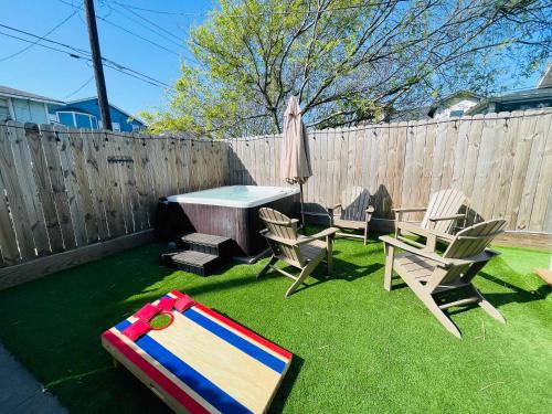 Tourist Hotspot Walk to Beach Hangout & Relax