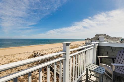 Steps to Shore Spacious Bethany Beach Retreat