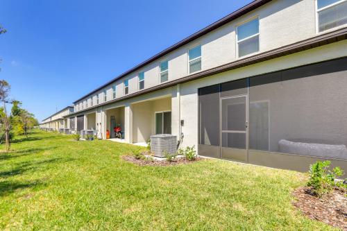 6 Mi to Apollo Beach Townhome with Pool Access! in รัสกิน (FL)