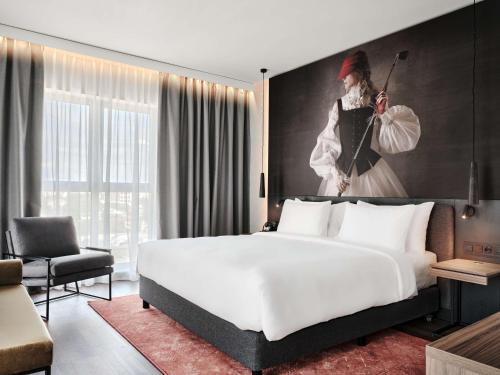 Radisson RED Hotel & Radisson RED Apartments, Kraków Room Type - Corner Suite