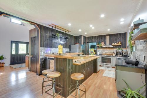 Peacock Landing in Vass Game Room and Shared Pool