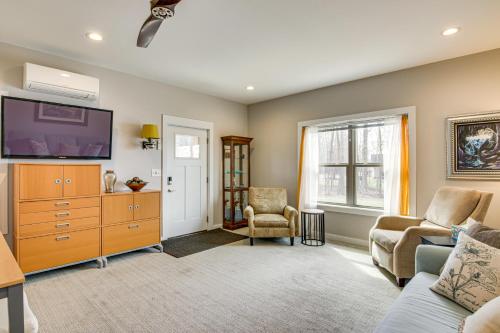 Steps to Lake Wylie Cozy Clover Apartment Steps to Lake Wylie Cozy Clover Apartment