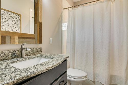 Steps to Lake Wylie Cozy Clover Apartment Steps to Lake Wylie Cozy Clover Apartment